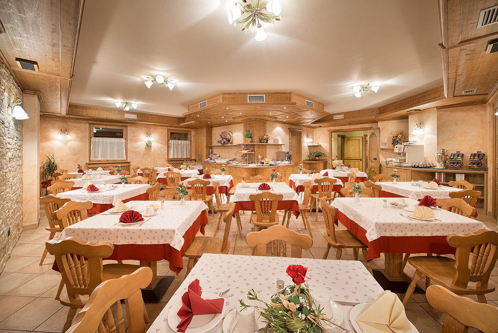 Hotel Costanza Mountain Holiday リヴィーニョ エクステリア 写真