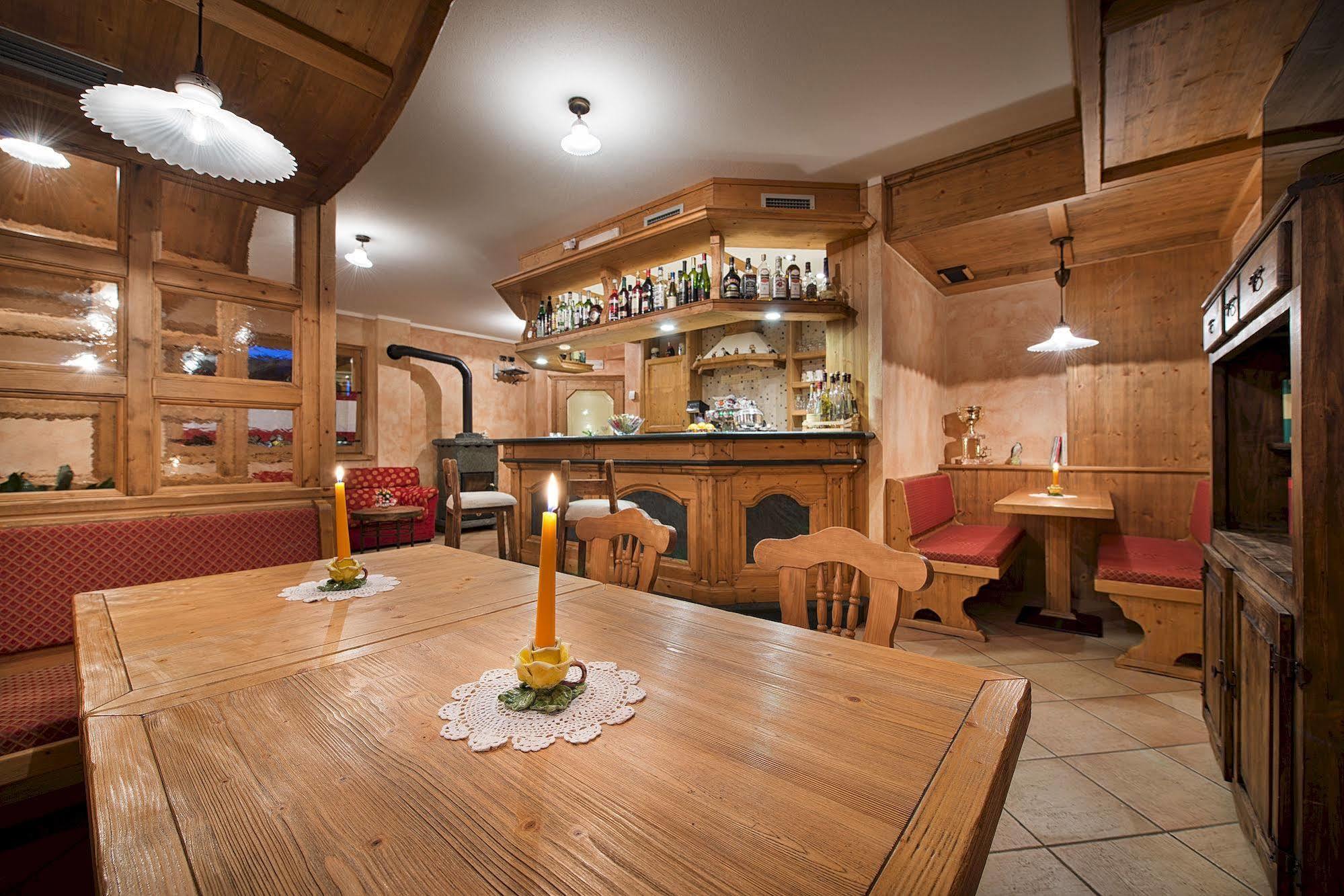 Hotel Costanza Mountain Holiday リヴィーニョ エクステリア 写真